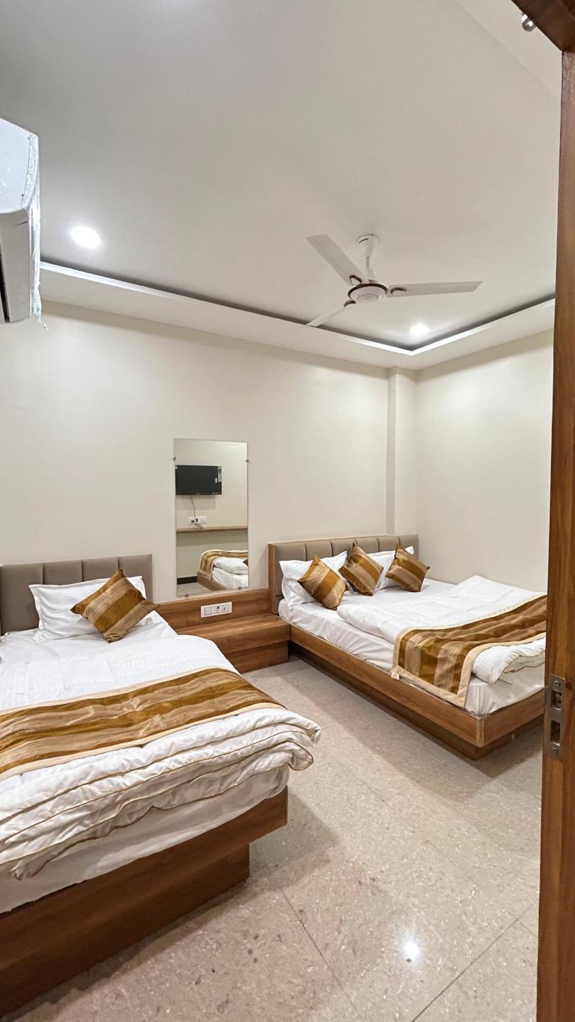 Shree Shyamraj Hotel Ujjain Bagian luar foto